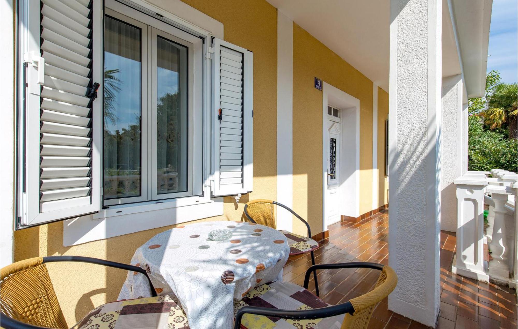 Beautiful Apartment In Omisalj With Kitchen Exteriör bild