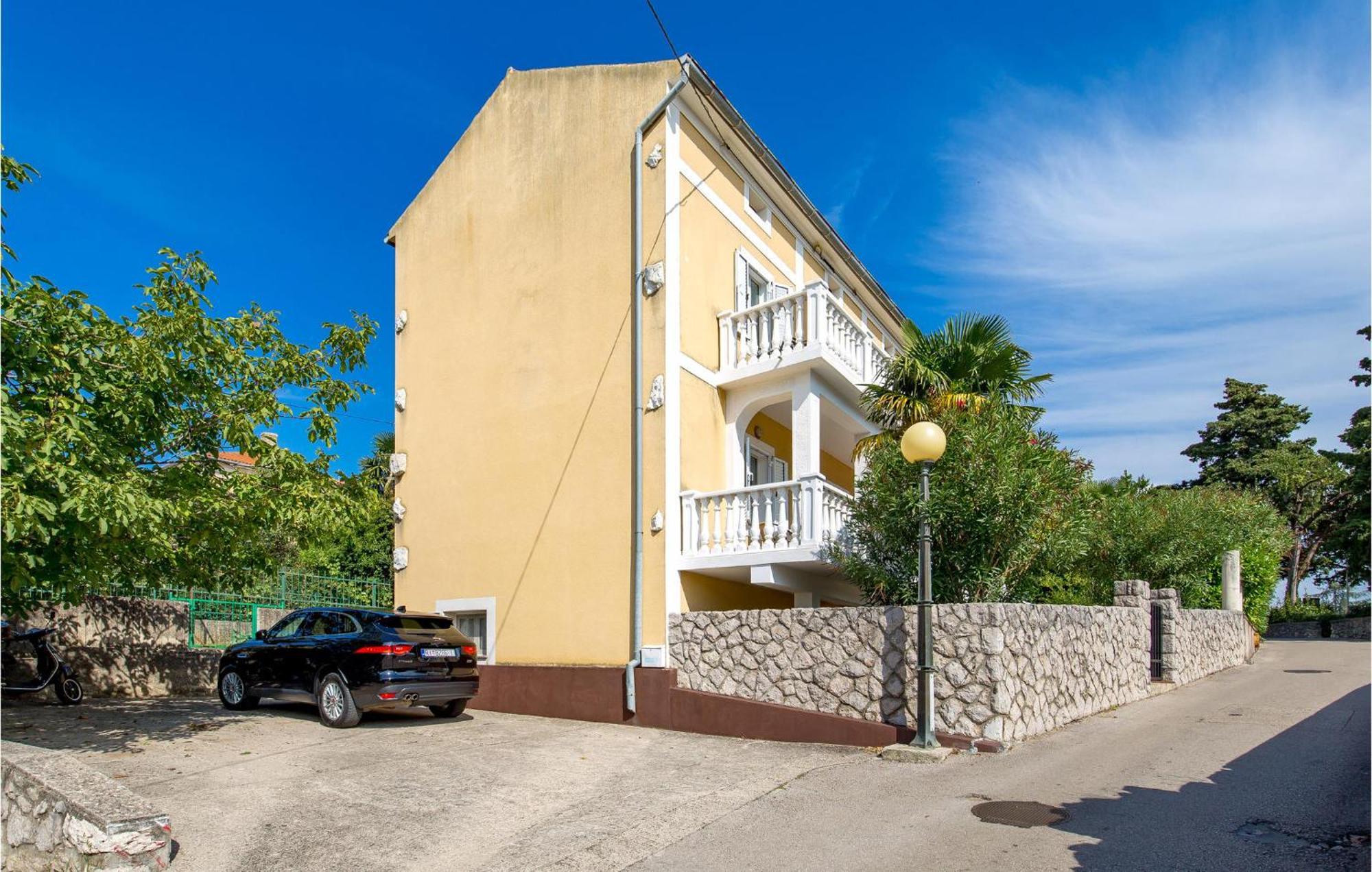 Beautiful Apartment In Omisalj With Kitchen Exteriör bild